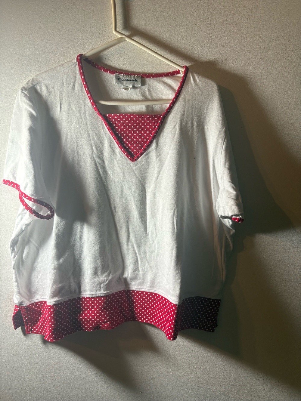 C.D. Daniels Women’s Plus Size 1X White Red Polka Dot Cotton Top